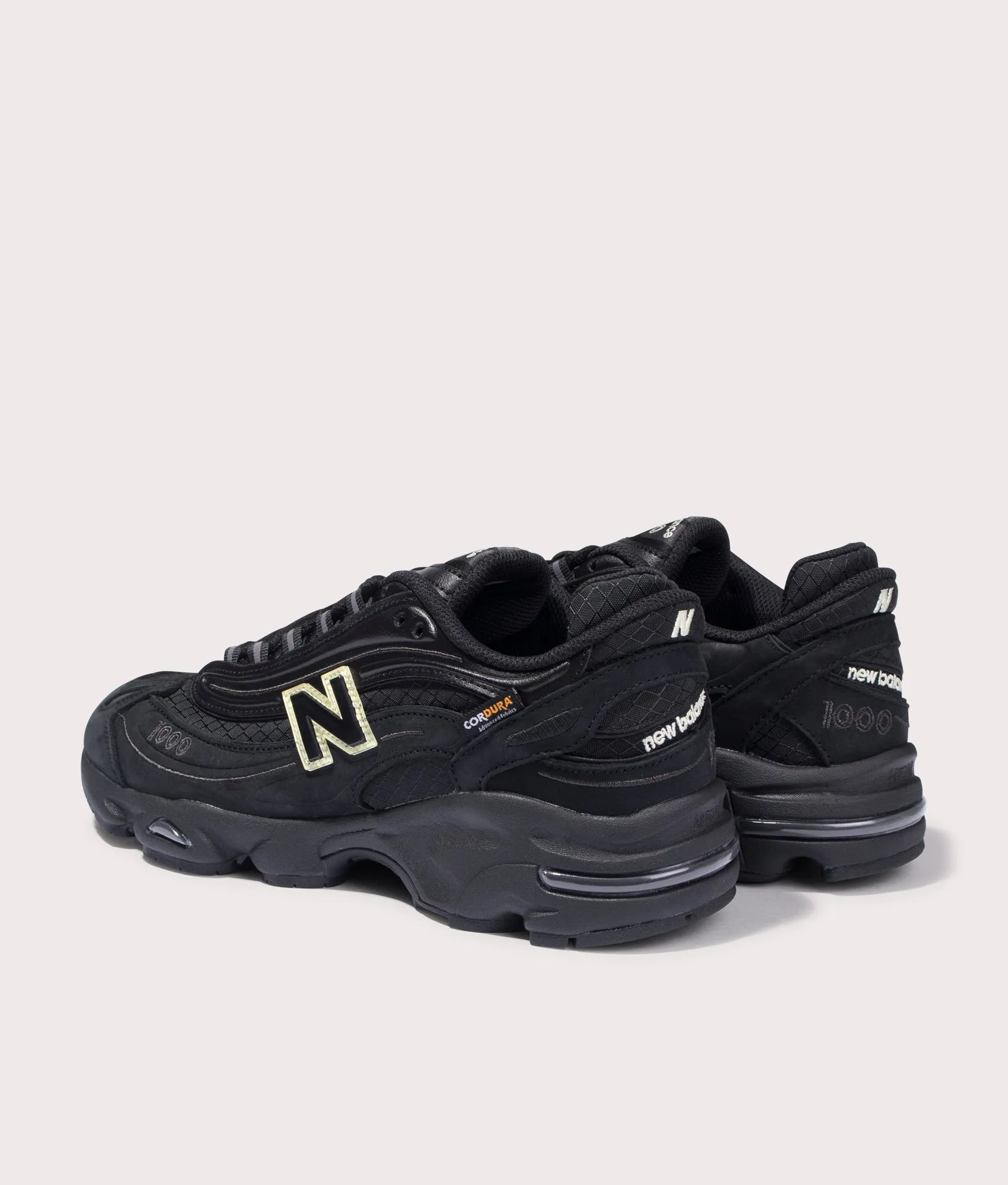 1000 Sneakers