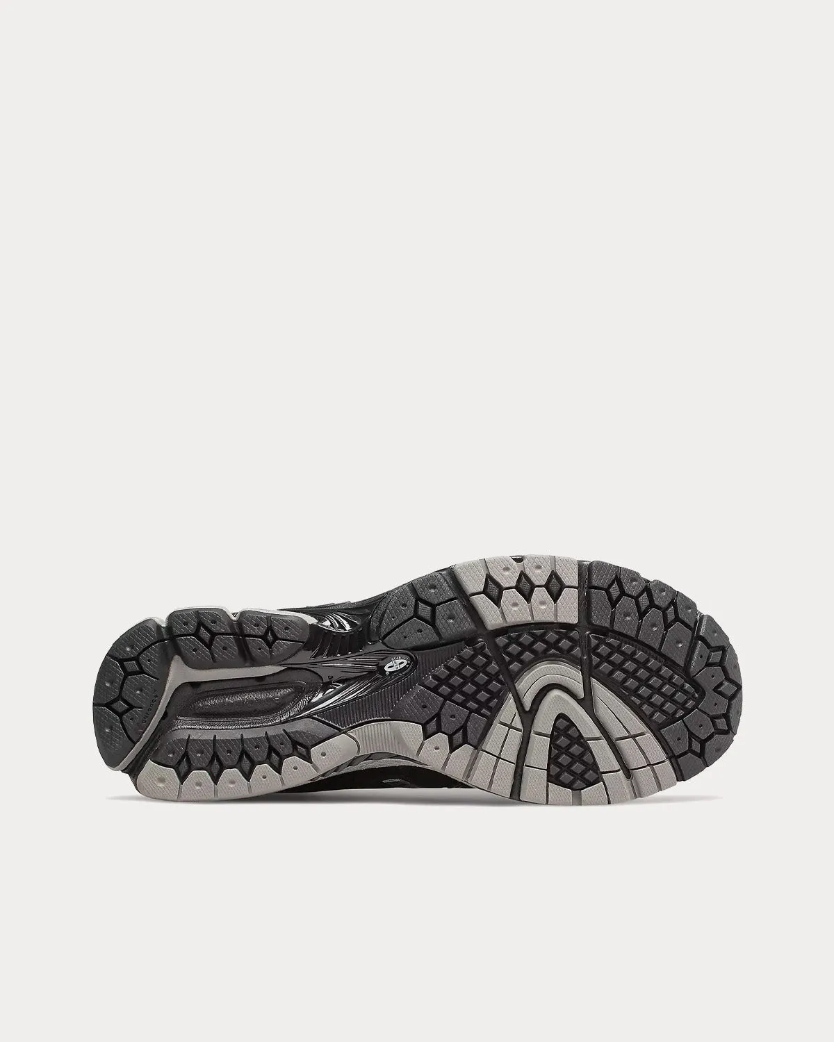 860V2 Black / Silver Metallic Low Top Sneakers