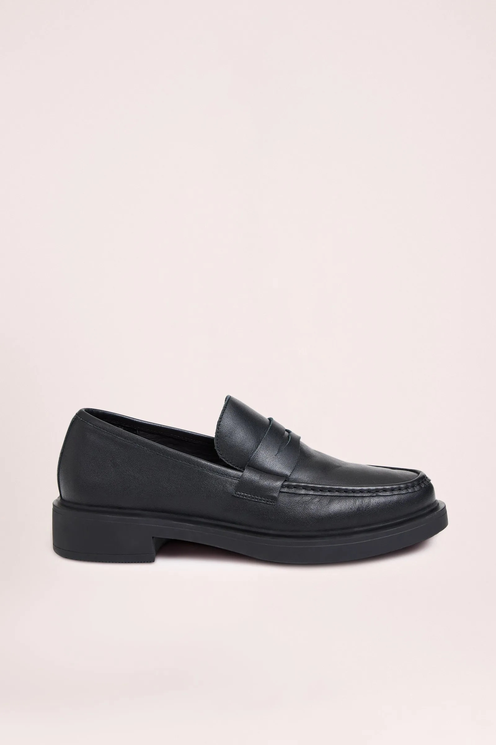 ALLEGRA LEATHER LOAFER