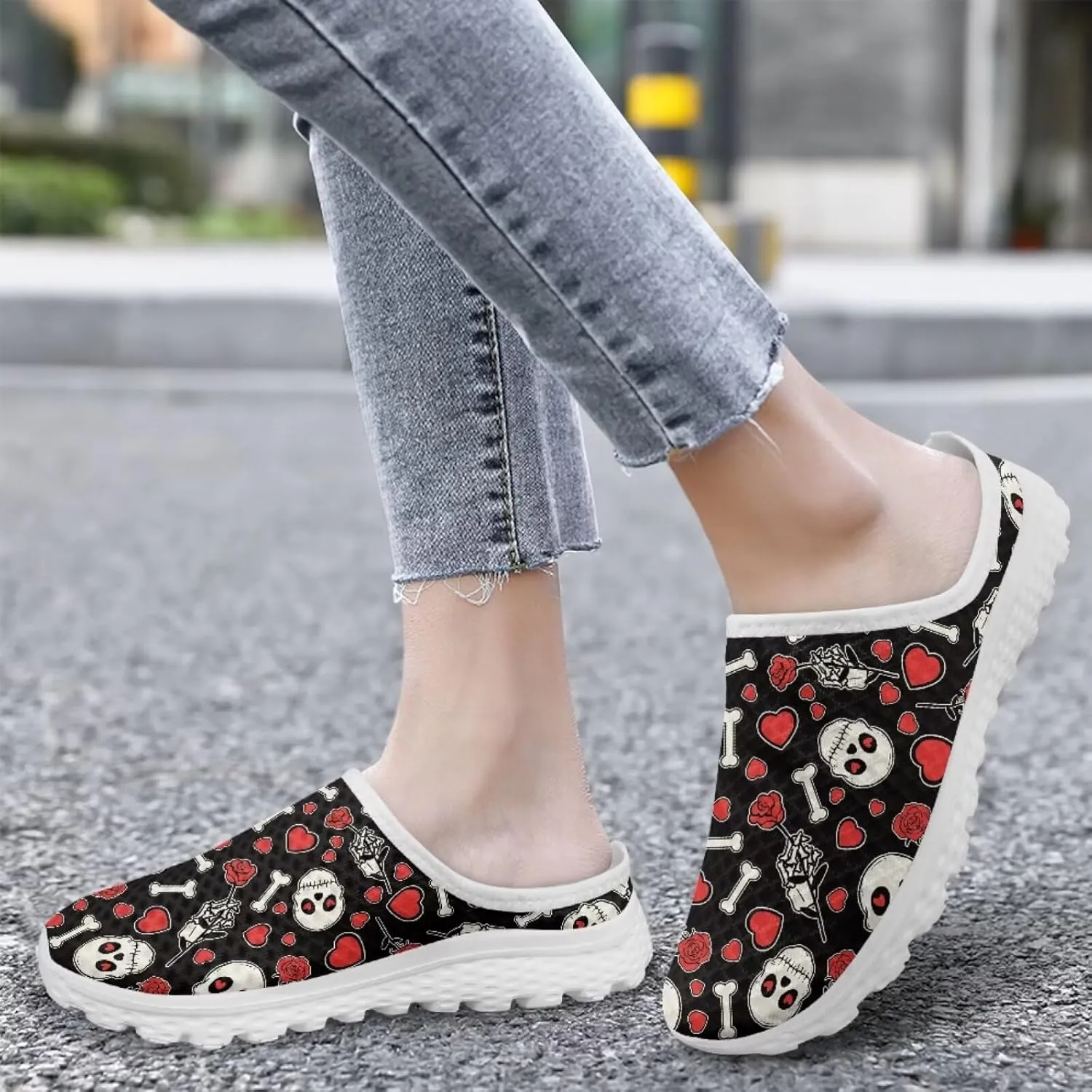 Art Skull Design Women Mesh Mules Memory Foam Flat Anti-Slip Fashion Sneakers Comfortable Slip-On Mule Garden Shoes