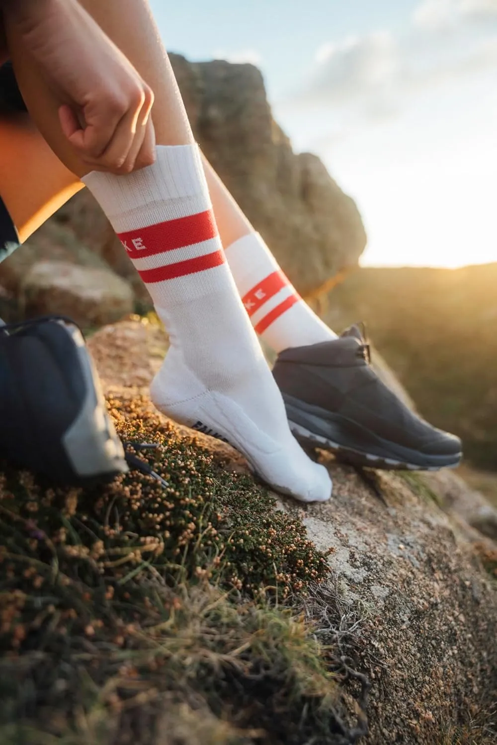FALKE Women's TK2 Explore Cool Hiking Socks, Medium Padding, 1 Pair