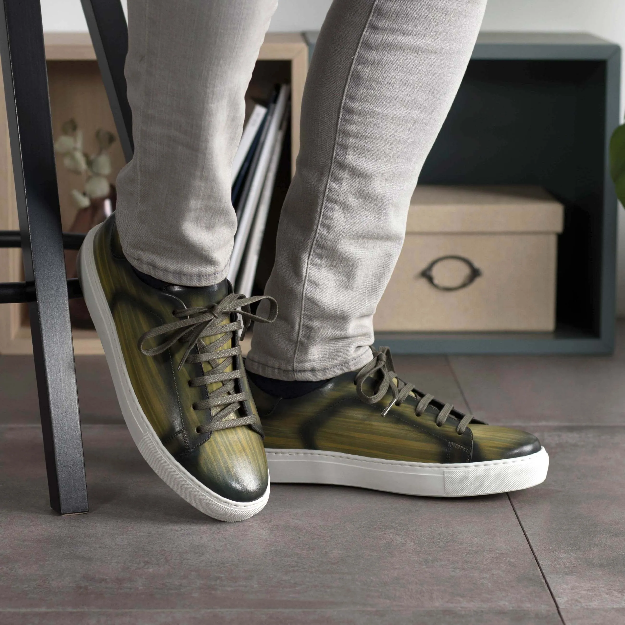 Rivale Patina Trainer in Khaki.
